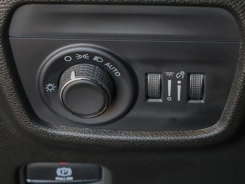 Used 2023 Jeep Grand Cherokee Altitude RWD image 26