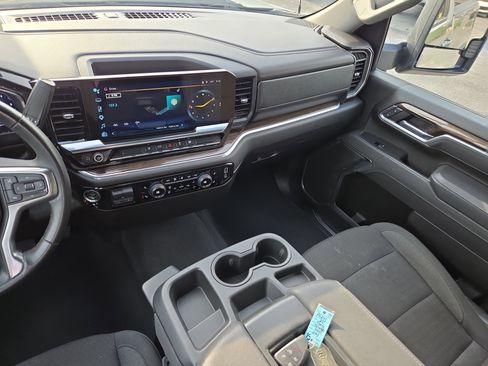 Used 2025 Chevrolet Silverado 2500 LT w/ Convenience Package AWD/4WD image 21