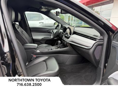 Used 2023 Jeep Compass Latitude w/ Convenience Group AWD/4WD image 12