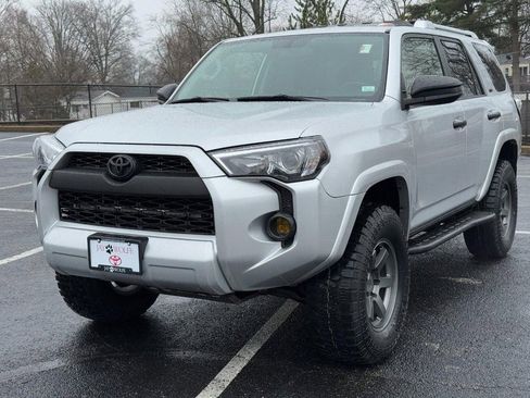 Used 2014 Toyota 4Runner SR5 image 9