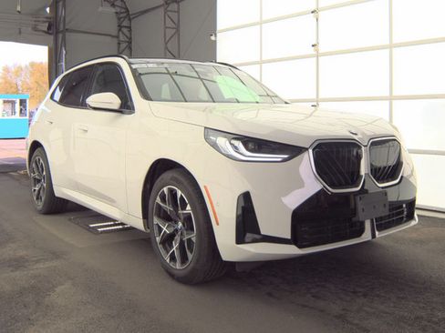 Used 2025 BMW X3 xDrive30i w/ Premium Package AWD/4WD image 2