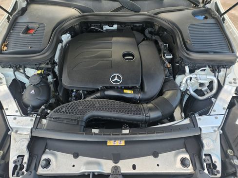 Used 2021 Mercedes-Benz GLC 300 4MATIC image 19