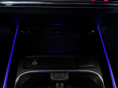 Used 2025 Mercedes-Benz GLB 250 image 30