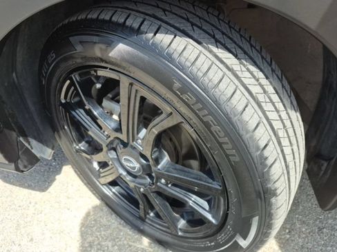 Used 2023 Nissan Kicks SR w/ SR Premium Package FWD image 29