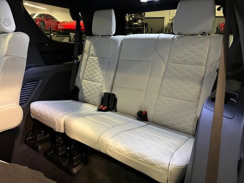 Used 2026 Cadillac Escalade V w/ LPO, ONYX Package image 36