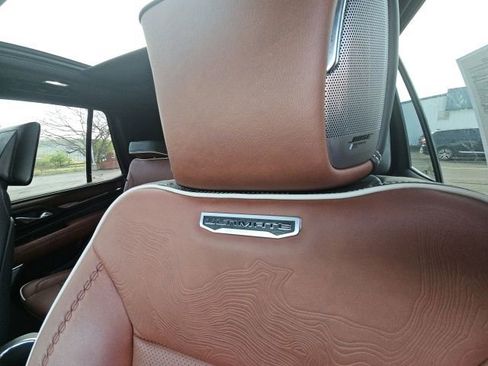 Used 2023 GMC Yukon Denali Ultimate image 8