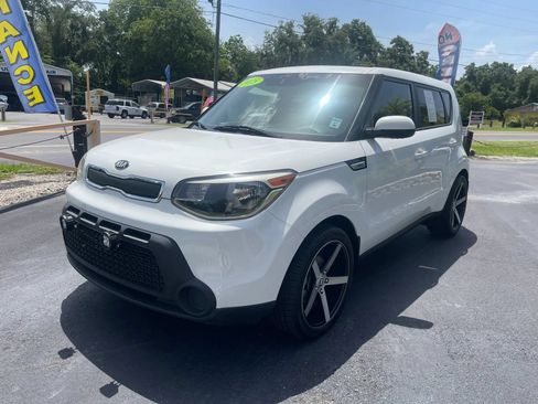 Used 2015 Kia Soul FWD image 3