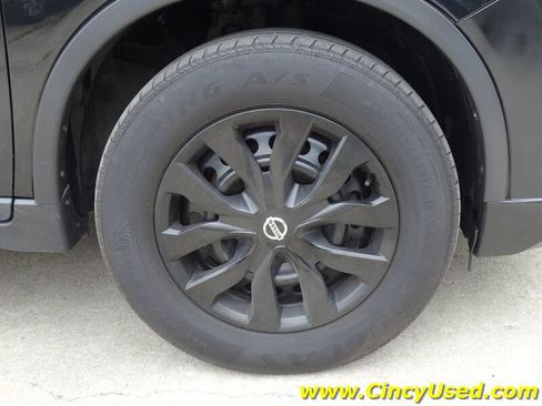 Used 2018 Nissan Rogue S AWD/4WD image 31