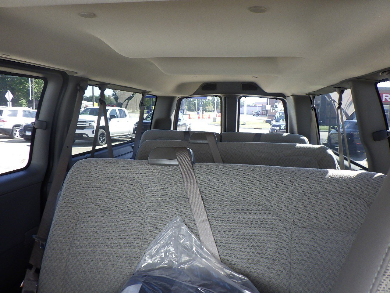 Used 2025 GMC Savana 3500 LT w/ LT Preferred Equipment Group RWD image 4