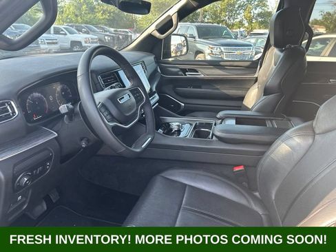 Used 2024 Jeep Wagoneer L Series II RWD image 8