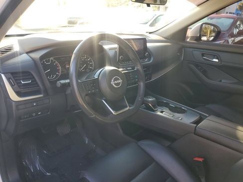 Used 2023 Nissan Rogue SV w/ SV Premium B Package image 18