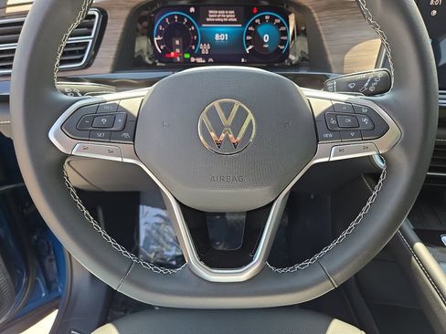 Used 2025 Volkswagen Atlas SEL image 25