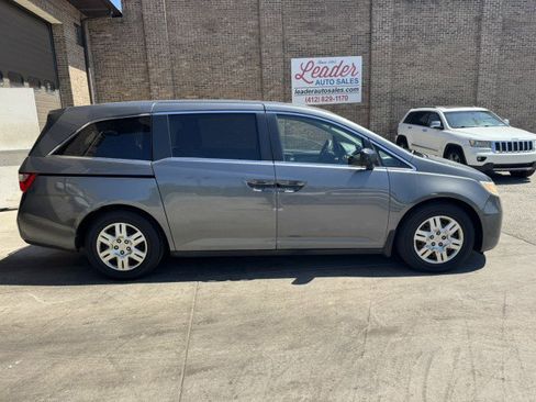 Used 2011 Honda Odyssey LX image 3