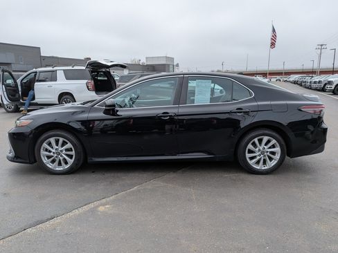 Used 2021 Toyota Camry LE w/ Carpet Mat Package (TMS) AWD/4WD image 7
