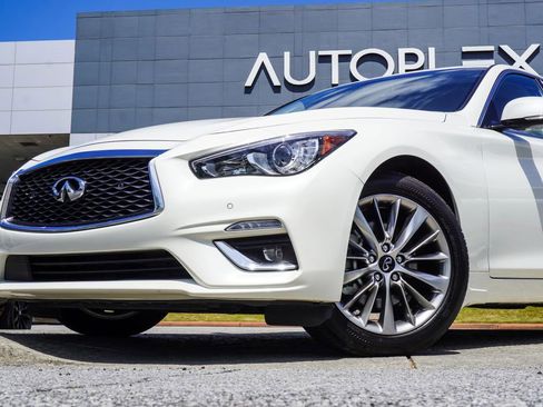 Used 2023 INFINITI Q50 Luxe w/ Cargo Package RWD image 2
