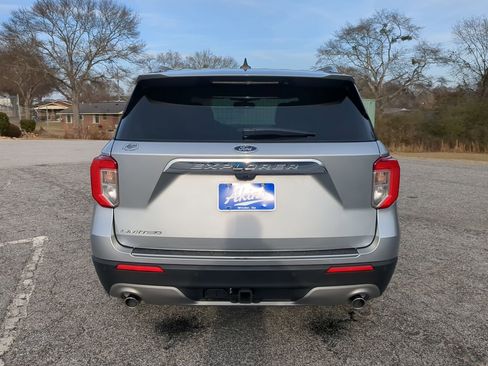 Certified 2022 Ford Explorer Limited w/ Equipment Group 301A image 4