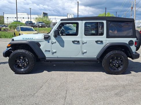 Used 2024 Jeep Wrangler Unlimited image 9