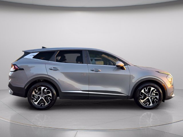 Used 2025 Kia Sportage EX FWD image 8