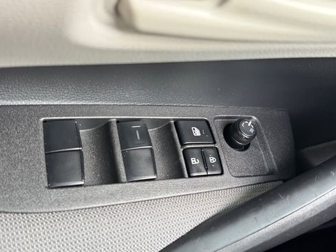 Used 2022 Toyota Corolla LE image 14