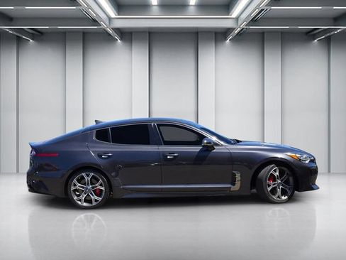 Used 2021 Kia Stinger GT2 RWD image 3