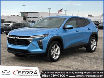 Used 2025 Chevrolet Trax LS w/ LS Convenience Package