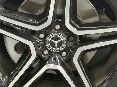 Used 2024 Mercedes-Benz GLS 450 4MATIC image 19