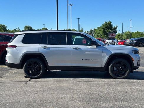 New 2025 Jeep Grand Cherokee L Limited w/ Luxury Tech Group II AWD/4WD image 3