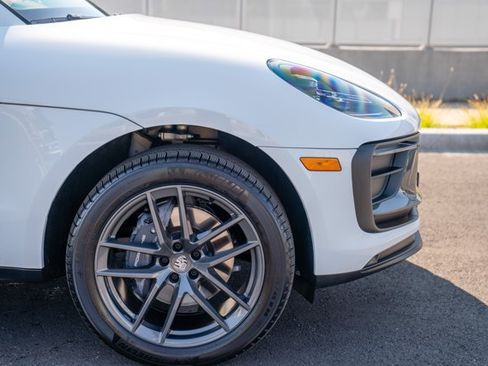 Certified 2026 Porsche Macan Turbo AWD/4WD image 9