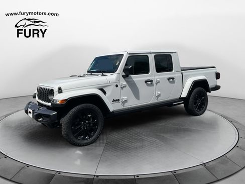 Used 2024 Jeep Gladiator Sport AWD/4WD image 7