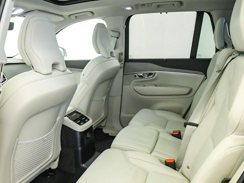 Certified 2025 Volvo XC90 T8 Ultra AWD/4WD image 20