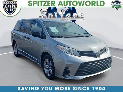 Used 2020 Toyota Sienna L image 1