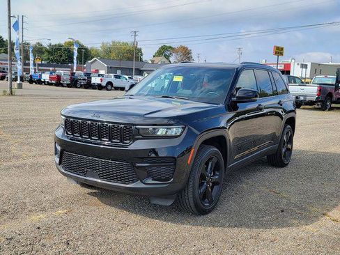 Certified 2022 Jeep Grand Cherokee Altitude image 10