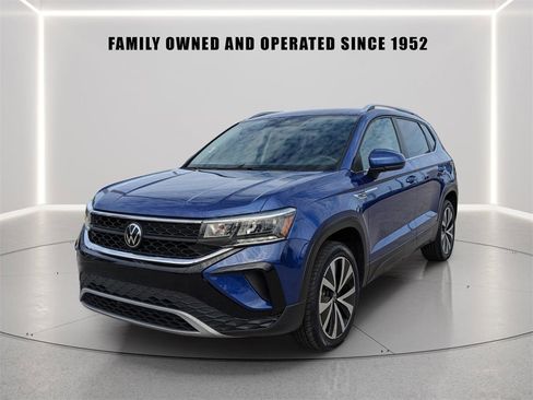 Certified 2023 Volkswagen Taos SE image 11