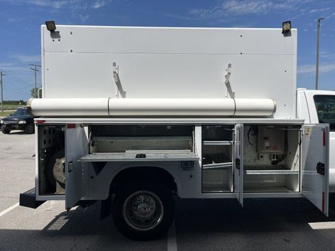 Used 2012 Ford F550 2WD Regular Cab Super Duty w/ Payload Upgrade Pkg image 16