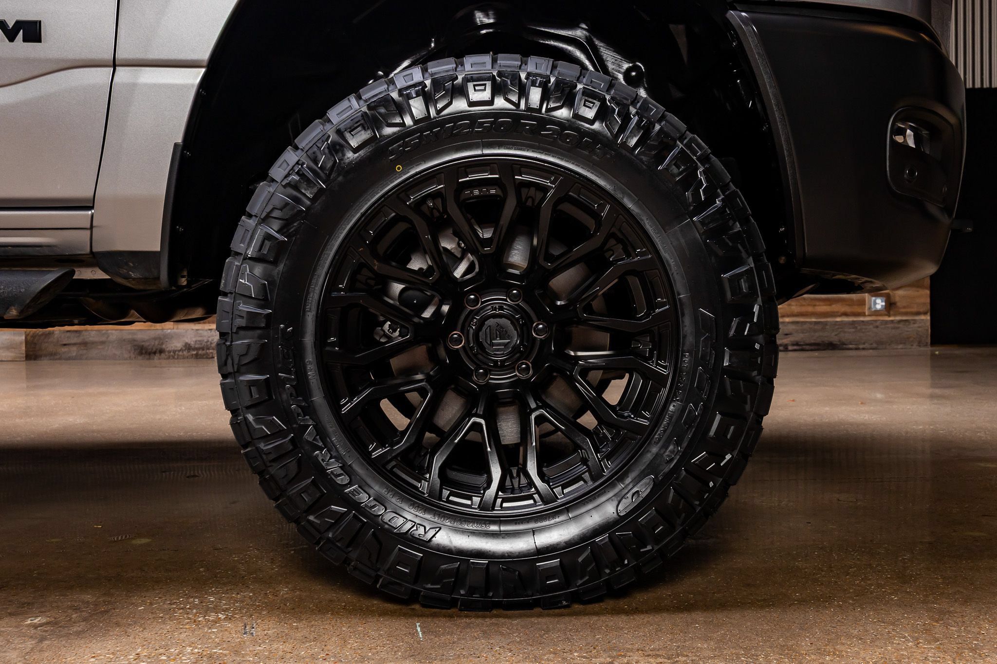Used 2025 RAM 1500 Warlock AWD/4WD image 12