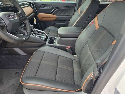 New 2026 GMC Canyon AT4 AWD/4WD image 17