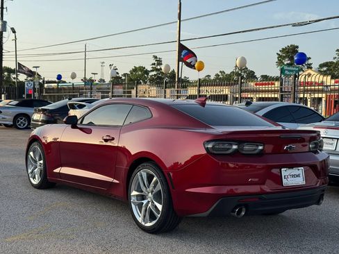 Used 2021 Chevrolet Camaro LT w/ Wild Cherry Design Package 1 RWD image 9