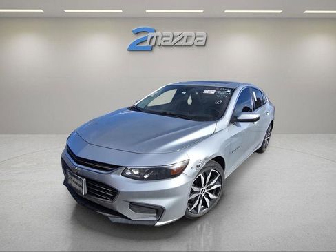 Used 2017 Chevrolet Malibu LT w/ Leather Package image 1