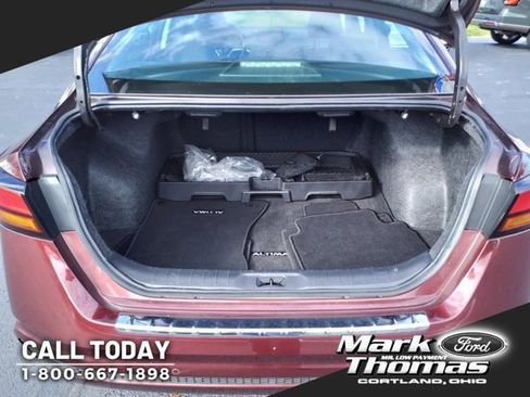 Used 2023 Nissan Altima 2.5 SV image 5