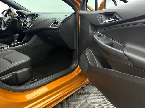 Used 2017 Chevrolet Cruze Premier w/ RS Package FWD image 28