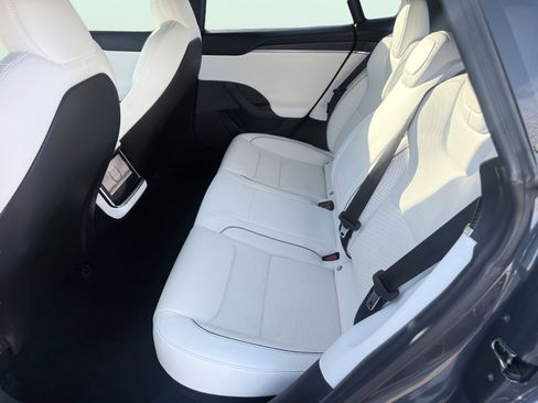 Used 2021 Tesla Model S Plaid image 27