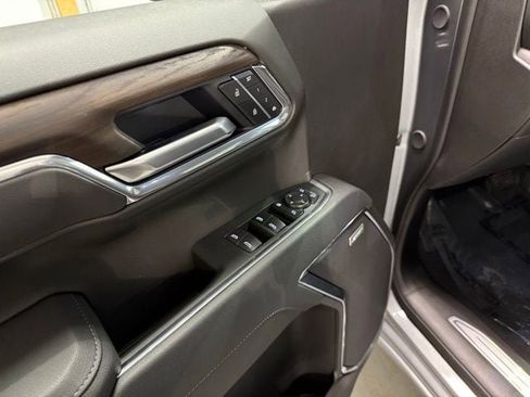 New 2026 GMC Sierra 1500 SLT image 10