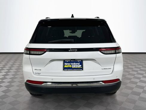 Certified 2023 Jeep Grand Cherokee Laredo AWD/4WD image 6
