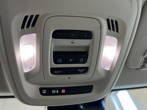 Used 2023 Buick Envision Avenir AWD/4WD image 21