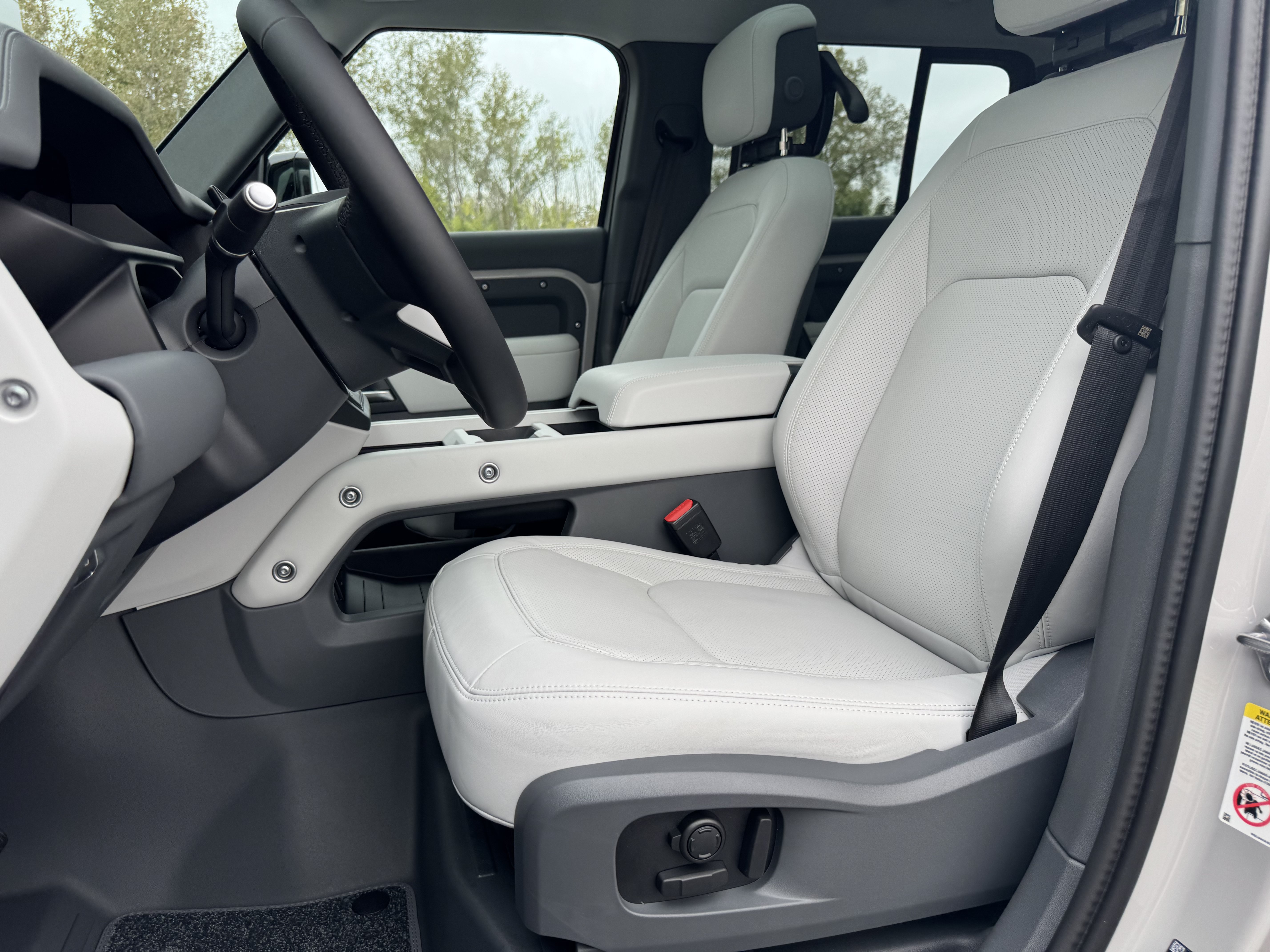 New 2026 Land Rover Defender 110 S AWD/4WD image 15
