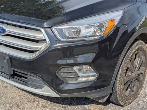 Used 2019 Ford Escape SE image 4