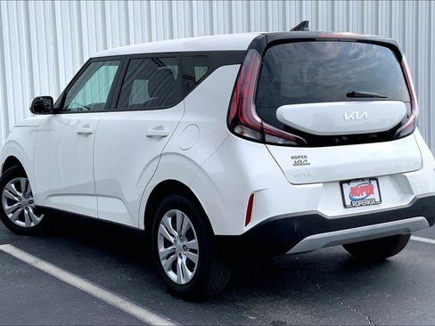Used 2025 Kia Soul LX FWD image 10