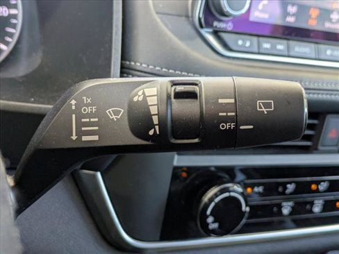 Used 2023 Nissan Rogue S FWD image 8