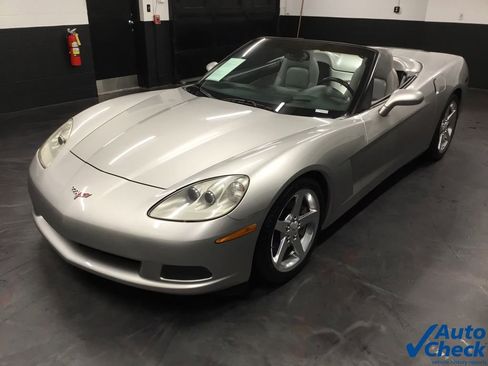 Used 2005 Chevrolet Corvette Convertible w/ Preferred Equipment Group image 6