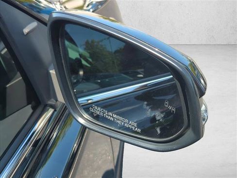 Used 2018 Toyota RAV4 XLE FWD image 5